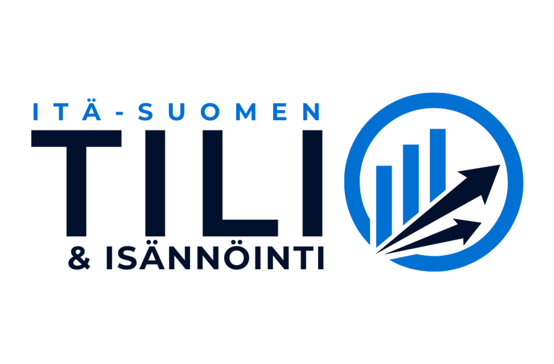 Itä-Suomen Tili & Isännöinti -yrityksen logo mustalla taustalla. Vasemmalla on teksti kolmella rivillä: ylhäällä pienellä, tummansinisellä fontilla "ITÄ-SUOMEN", keskellä isolla, paksulla, tummansinisellä fontilla "TILI" ja alimpana vaaleansinisellä fontilla "& ISÄNNÖINTI". Oikealla on vaaleansininen ympyrä, jonka sisällä on kolme tummansinistä, nousevaa pylväsdiagrammia ja kolme tummansinistä, yläviistoon osoittavaa nuolta.