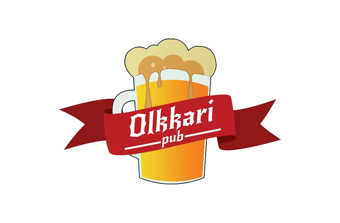 Pub Olkkari -yrityksen logo. Logossa on sarjakuvamainen piirros isosta oluttuopista, joka on täynnä keltaista olutta ja jossa on runsas, valkoinen/beige vaahtokruunu, josta valuu olutta yli reunojen. Tuopin edessä on punainen, kaareva nauha tai viiri, jossa lukee valkoisella, goottilaisella fontilla "Olkkari" ja sen alla pienemmällä fontilla "-pub-".