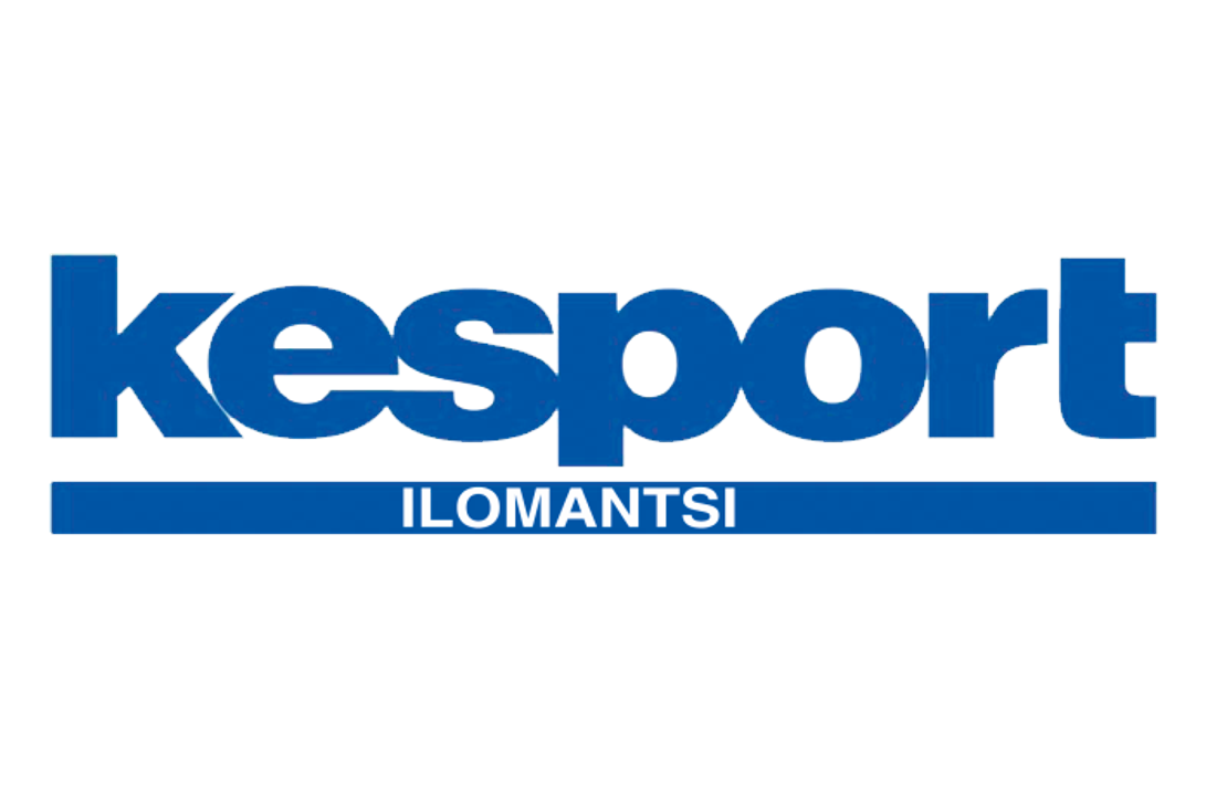 Kesport Ilomantsi -liikkeen logo. Logossa on suuri, tummansininen teksti "kesport" isolla, paksulla fontilla. Sanan alapuolella on tummansininen suorakulmio, jonka sisällä lukee pienemmällä, valkoisella tekstillä "ILOMANTSI". Koko logo on valkoisella taustalla.