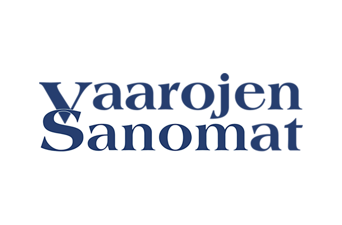 Paikallislehti Vaarojen Sanomien logo, jossa on tummansinisellä tekstillä kirjoitettu lehden nimi kahdelle riville.