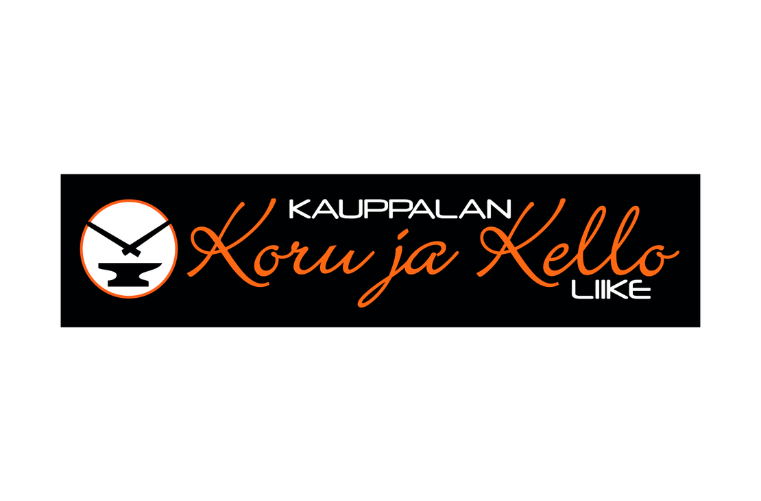 Kauppalan Koru ja Kello Liike -yrityksen logo. Logossa on vasemmalla py&ouml;re&auml; valkoinen tunnus, jossa on musta alasimen (sepp&auml;ty&ouml;) ja ristikk&auml;in olevat vasarat siluetit, reunustettu oranssilla. Oikealla on suuri, oranssilla, kursivoidulla ja koristeellisella fontilla kirjoitettu teksti "Koru ja Kello". Oranssin tekstin yl&auml;puolella lukee valkoisella, pienemm&auml;ll&auml; tekstill&auml; "KAUPPALAN" ja alapuolella oikealla samalla valkoisella fontilla "LIIKE". Logo on mustalla taustalla.