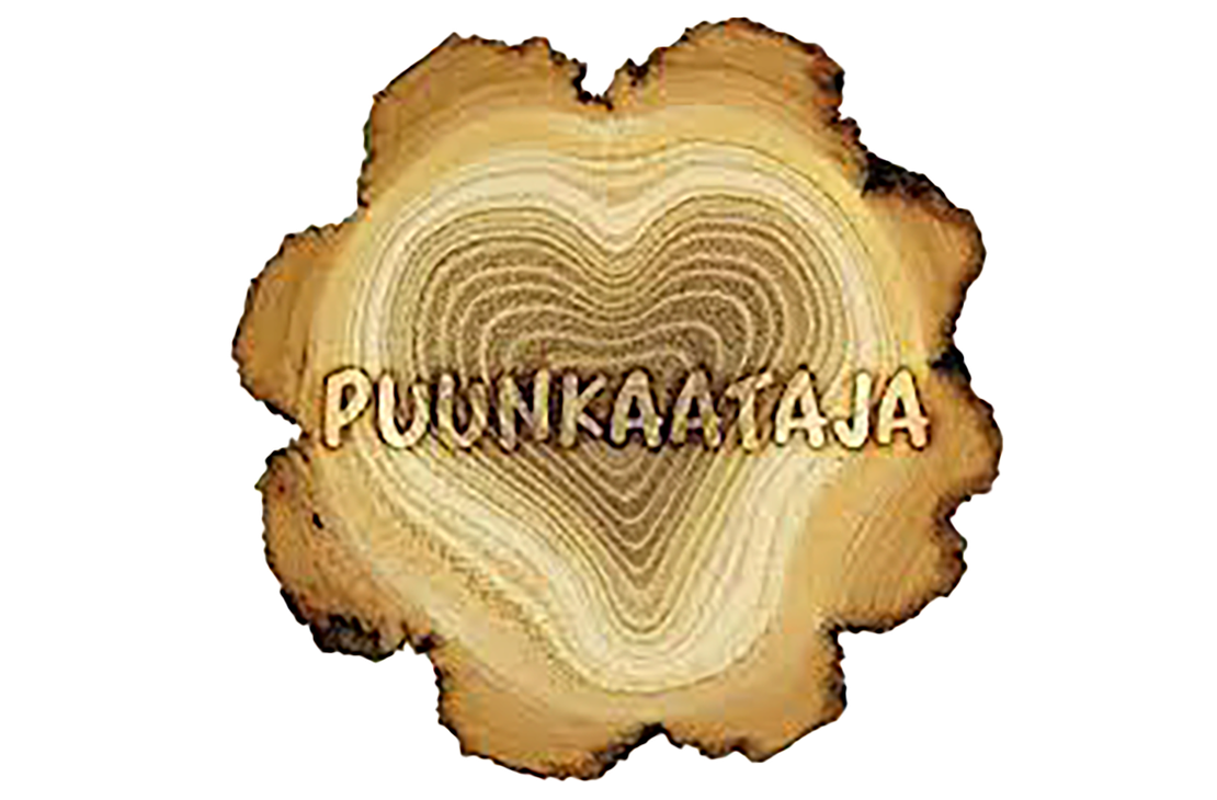 Puunkaataja-yrityksen logo. Logo on pyöreä, tyylitelty puun poikkileikkaus tai kanto, jossa näkyy kasvurenkaita. Puun syyt on muotoiltu keskeltä sydämenmuotoon. Sydämen keskellä lukee kultaisella, puun näköisellä tekstuurilla sana "PUUNKAATAJA" isolla fontilla. Logo on valkoisella taustalla.